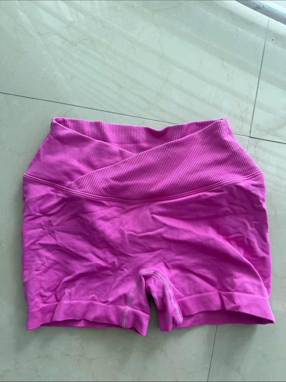 High-Rise V Waist Pink Gym Shorts - PCHEE BUM
